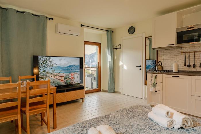 Casa Galya with private patio by GardaDoma