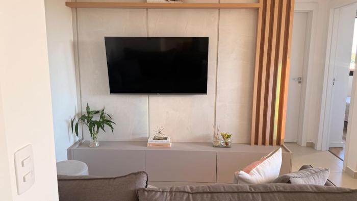 Apartamento Novo com garagem 400 mts do Teatro Positivo