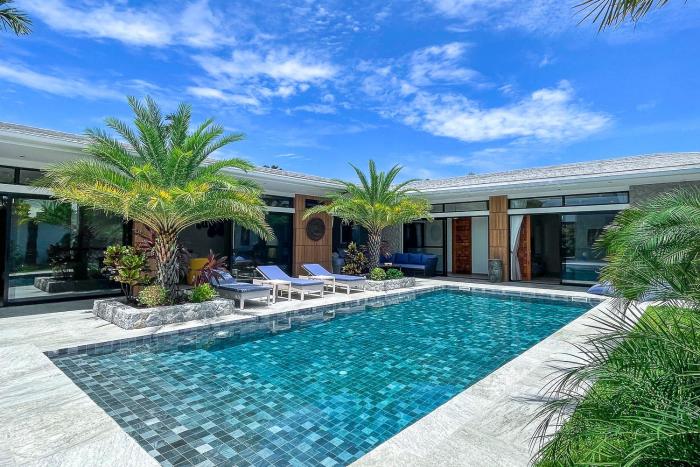 Villa Aqua 4BR Pool Villa with Sauna, Rawai Beach