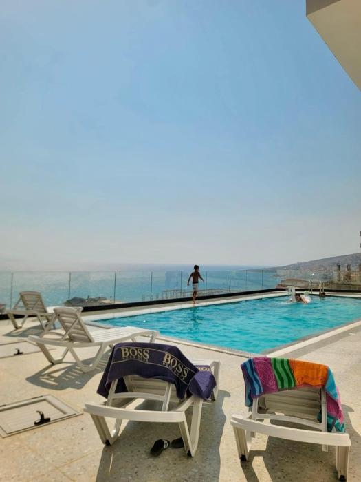 Summer Waves - Panoramic View & Pool