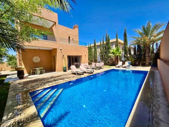 Villa Samia - Modern, Heated Pool and Absolute Calm