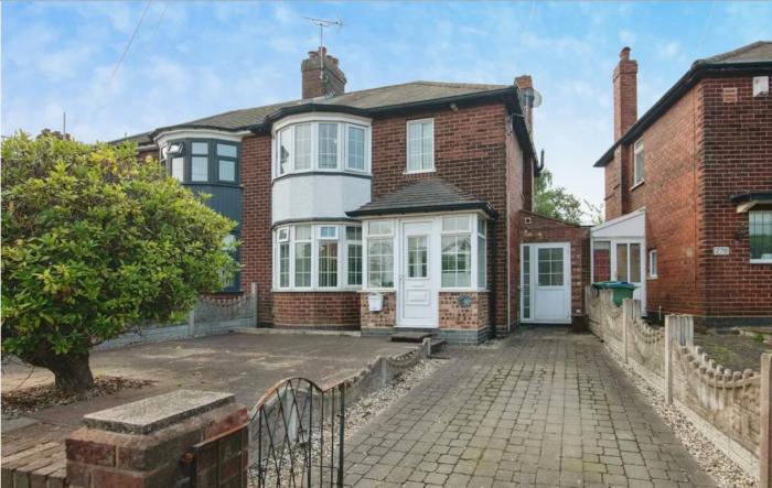 Sleeps 8 - Cosy Contractor and Family Stay - Sandwell Station