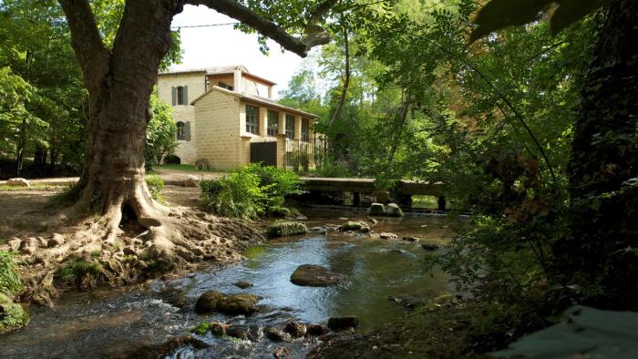 Moulin de Carrière, dans un parc de 2 hectares à Uzès
