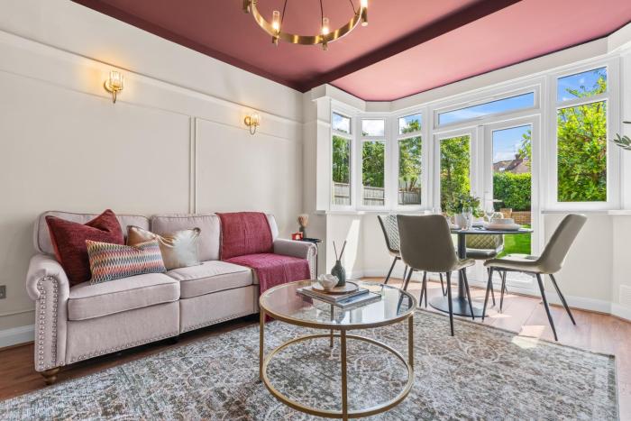 5 Double Bedrooms 6 Beds - Driveway fits 2 LWBS -Edgbaston Digbeth Solihull NEC BHX Central City Centre Excellent Location - By Samina, Arz Stays