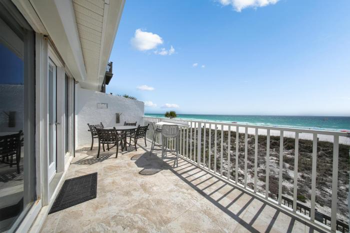 Surf Club Beachfront Condo 2BR, Large Balcony, Quiet East End, Direct Beach Access