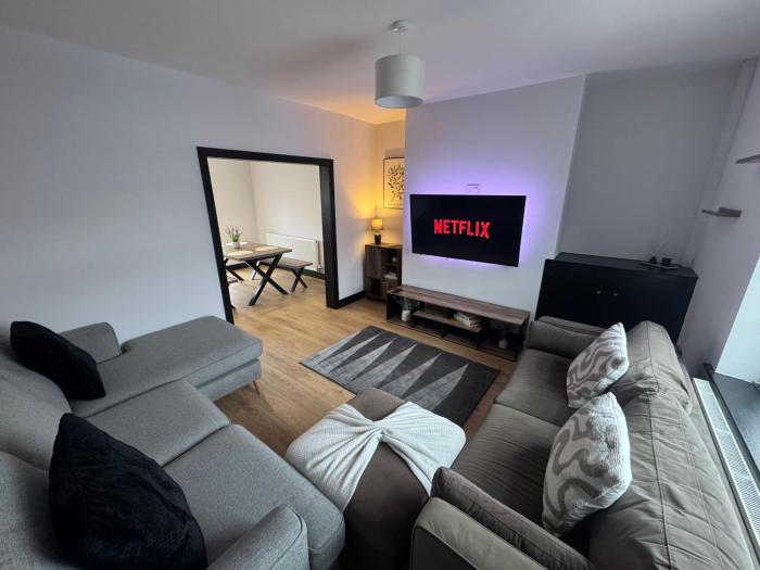 3BR Contractor & Family Home in Liverpool
