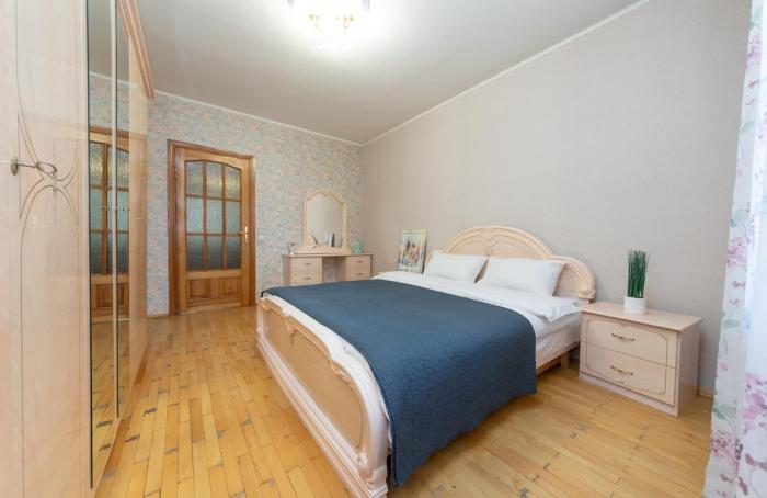 Three-room apartment, Osokorki 18084
