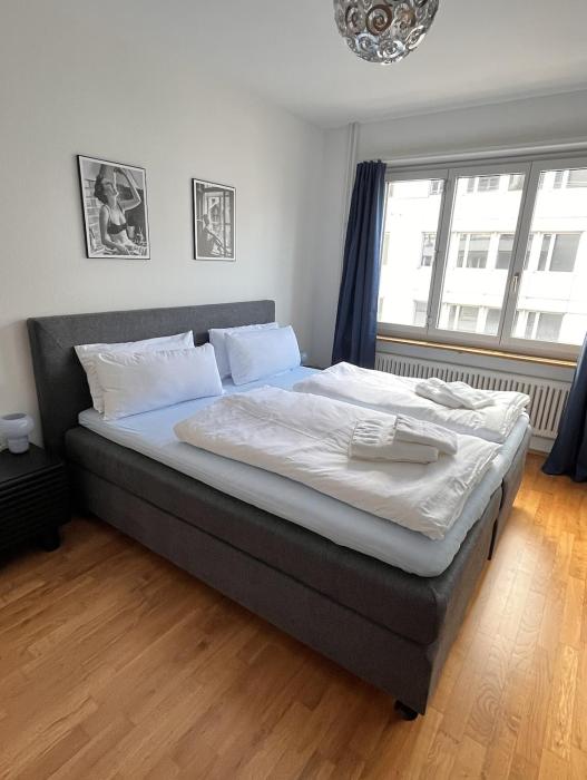 Spacious, well-equipped 2 room apartment at top central location