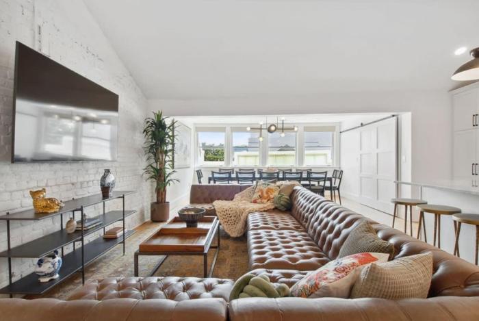 Two Expansive Hotel Suites Near French Quarter
