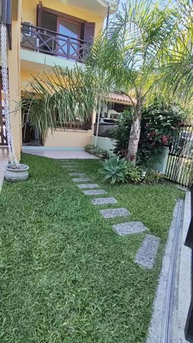 Casa 100 metros da praia Garopaba