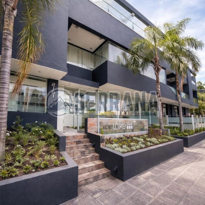 Departamento frente al lago