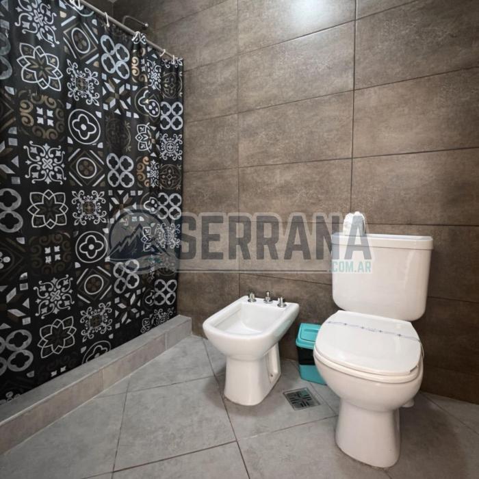 Departamento frente al lago