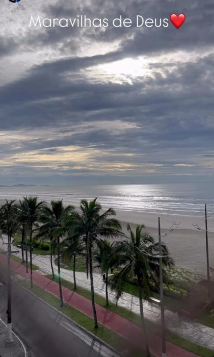 Vista incrível é no Apê Reformado de Frente pro Mar