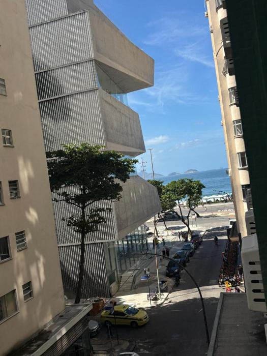 Apartamento beira-mar no coração de copacabana!