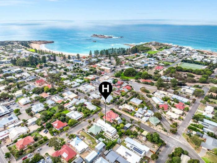 15A Charteris St Port Elliot Walk to Horseshoe Bay Linen Included