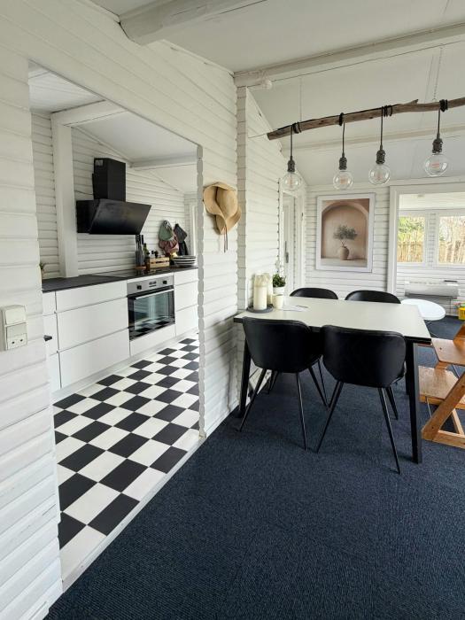 Holiday Home With A Direct Path To The Sea