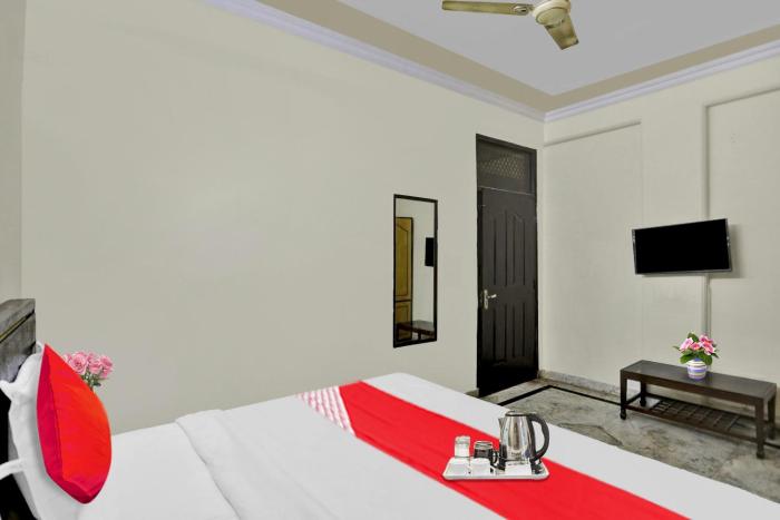 Super HOTEL DIAMOND TREE SECTOR 49 NOIDA NEAR PRAYAG HOSPITAL
