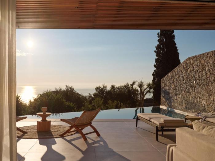 Doci Kelios - Serenity Suites with Private Heated Pools, by ZanteWize