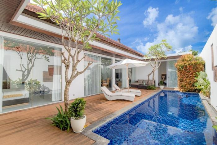 Luxury villa in Sanur 400m ocean, best caffes near