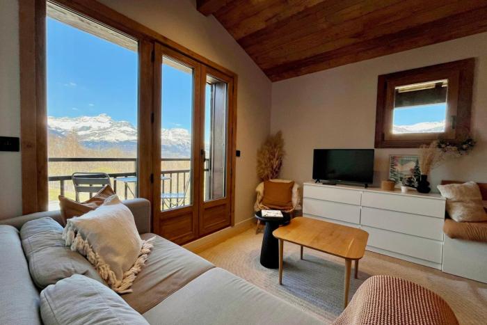 Charming studio with mountain view & balcony