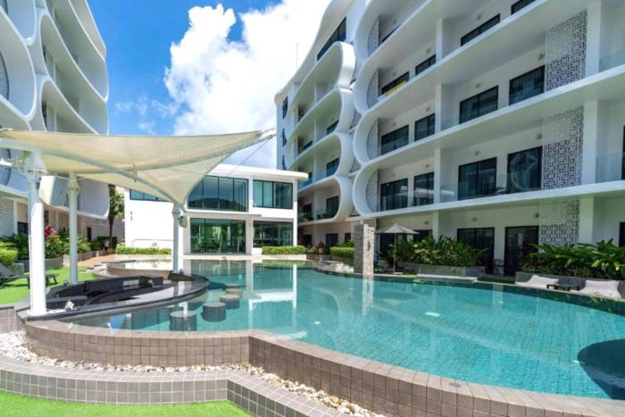 Utopia Loft B325 5 Pools, Spa & Gym - 15 min walk to Nai Harn Beach