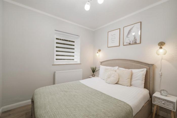 Milton Keynes 3BR, Modern Home, Sleeps 5, Families Stays, Private Parking , Fast WiFi