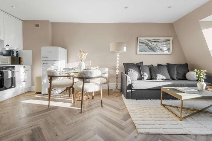 Stylish Two-Bedroom Retreat in Chelsea