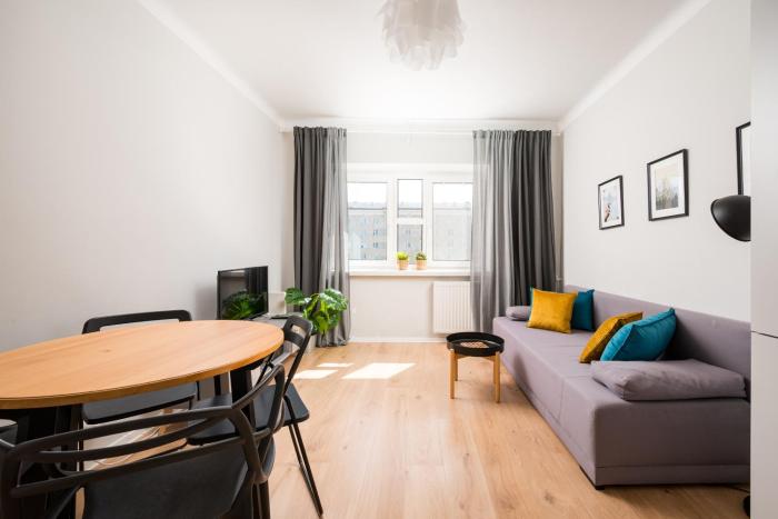 Wola Ratusz Comfort Apartment by BookingHost
