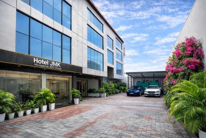 Hotel JMK - Managed by JMD Group - Free Pickup and Drop