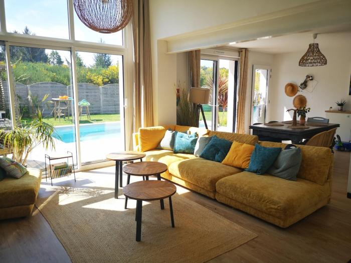 maison de vacances avec piscine et salle de sport