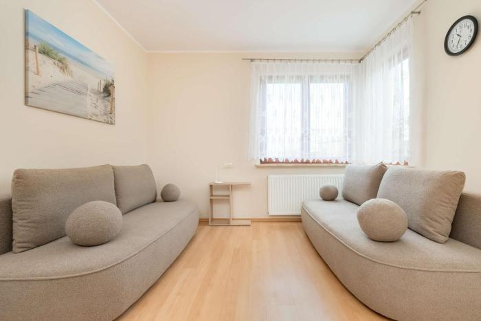 Cozy Apartment Jelitkowski Dwor in Gdansk with Parking by Noclegi Renters