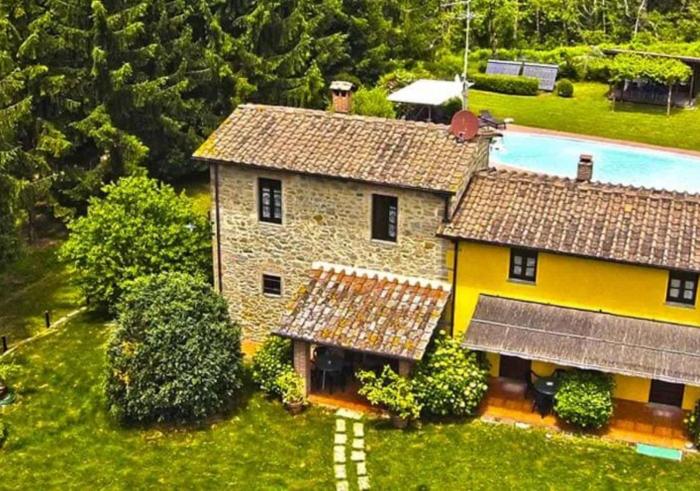 Agriturismo I Pianacci intera casa con piscina