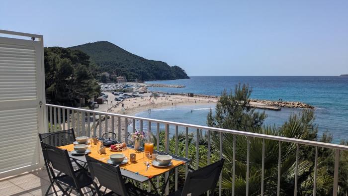 Appartement Front de mer avec balcon et accès direct à la plage