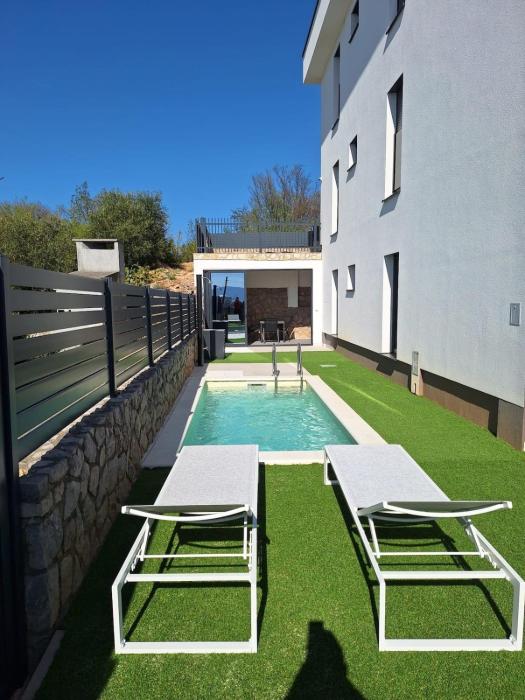 Modern Apartment Near Beach - Pool and Terrace