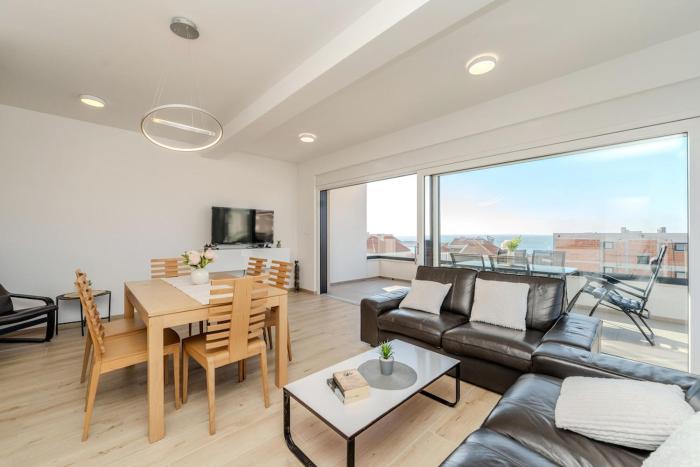 Sunny Day spacious & modern apartment with sea view