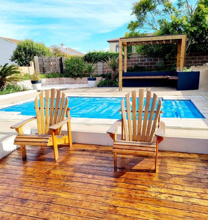 Myburgh Park 4 Bedroom 10 Sleeper Holiday Home with Solar Warmed Pool