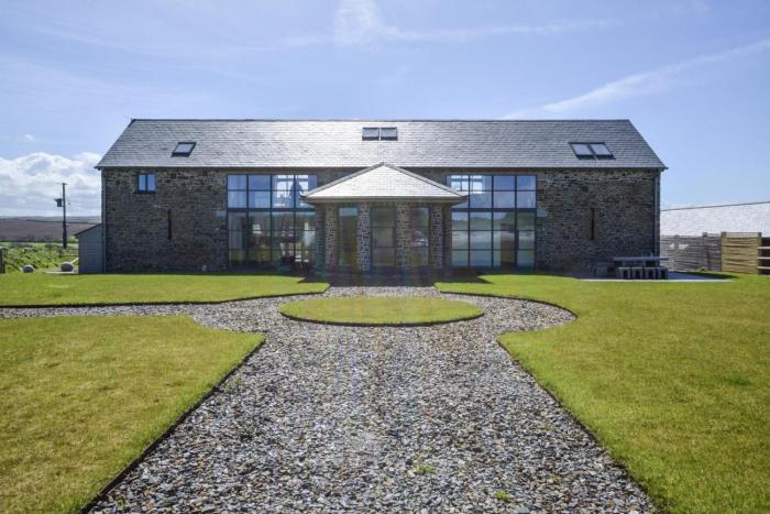 6 Bed in Hartland oc-b35044