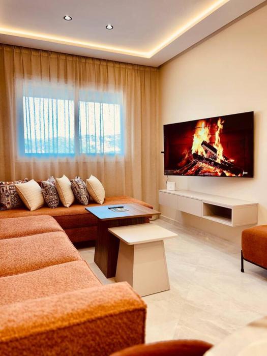 Coastal Escape • Pool+Parking • 5 min to Beach