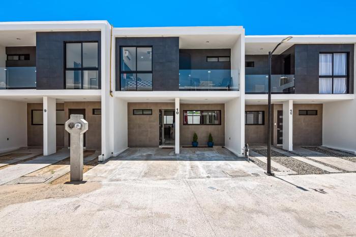 Porto Residencial, Unit 10 | Sunny house in Nuevo Vallarta with pool access