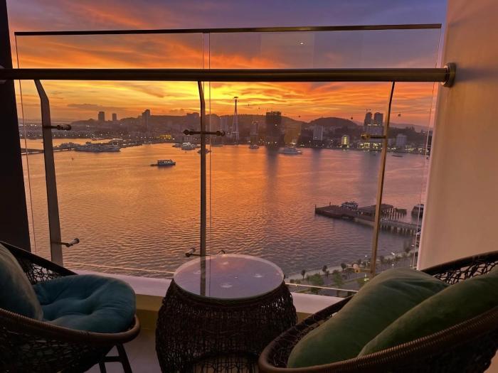 Sapphire Ha Long 2BR Apartment - Ocean View - Panoramic Sea View