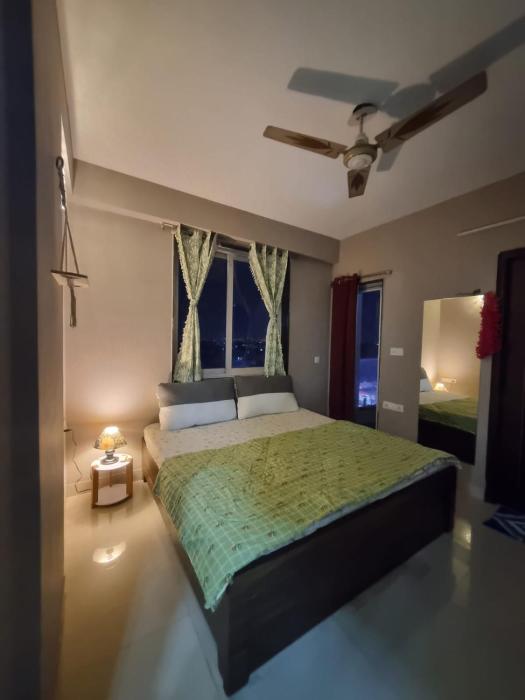 AM PM Stay - 2BHK City-Centre Fun Retreat