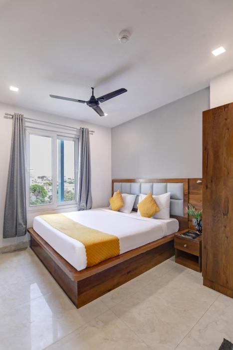 Status By Hotel The Emporio