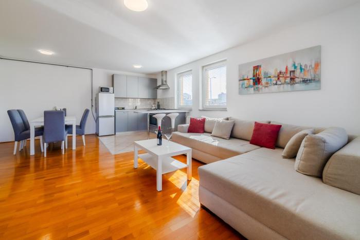 Cherry City Stay Apartment With Parking - Happy Rentals