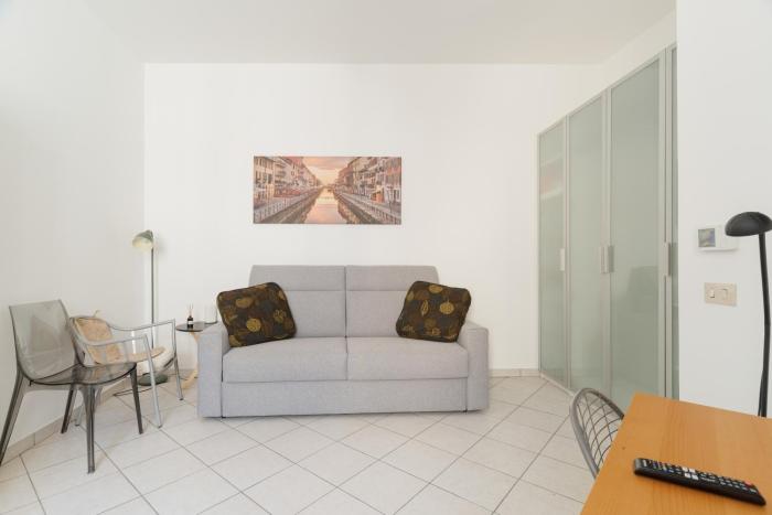 GuestHost - Comfy Studio X2 in Navigli District