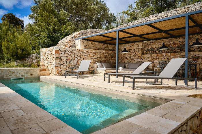 Trullo With Salt Pool And Sea View Near Ostuni