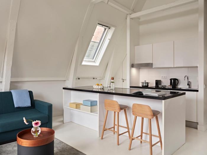 YAYS Amsterdam Salthouse Canal by Numa
