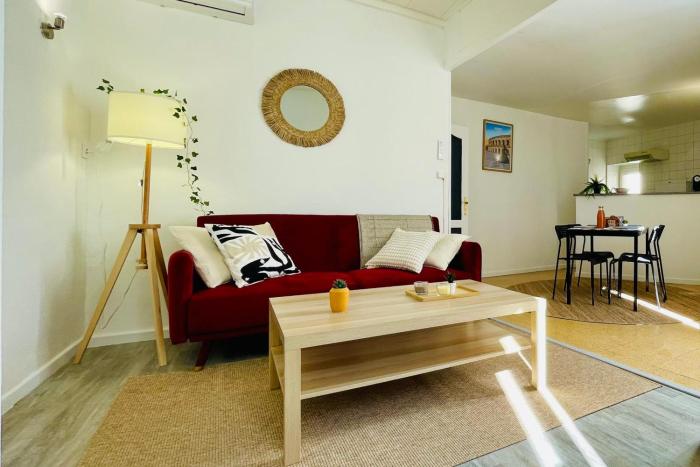 Bright apartment near the Arena and train station