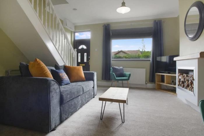 Lovely 2-Bedroom Home in Langley Park, Sleeps 4