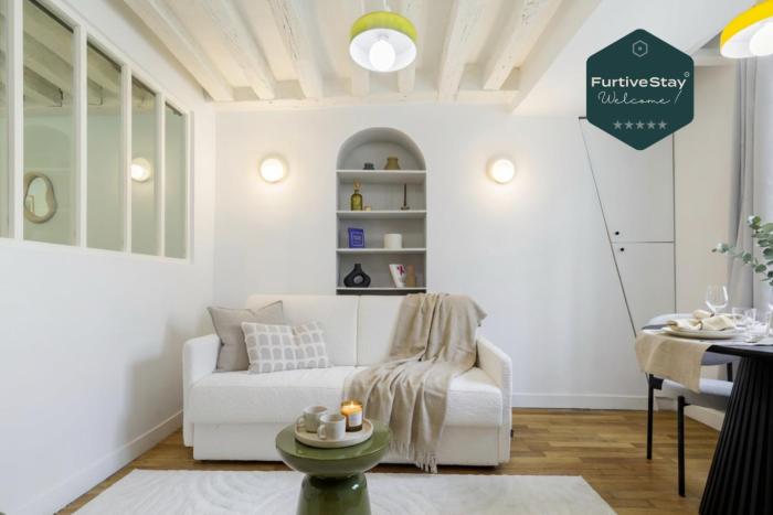 FurtiveStay - Notre-Dame - Huchette