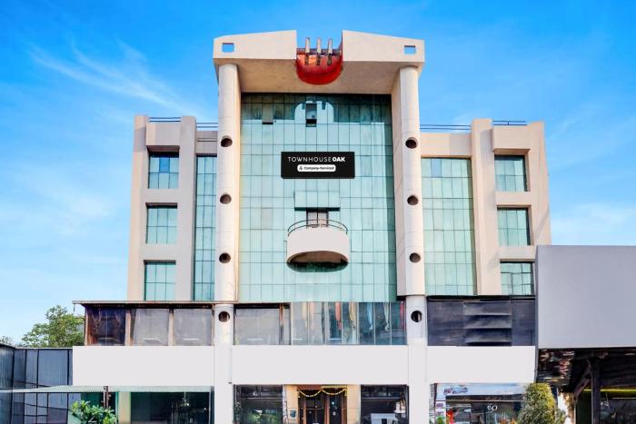 Super Townhouse Oak Viman Nagar Downtown Formerly Hotel Cilantro
